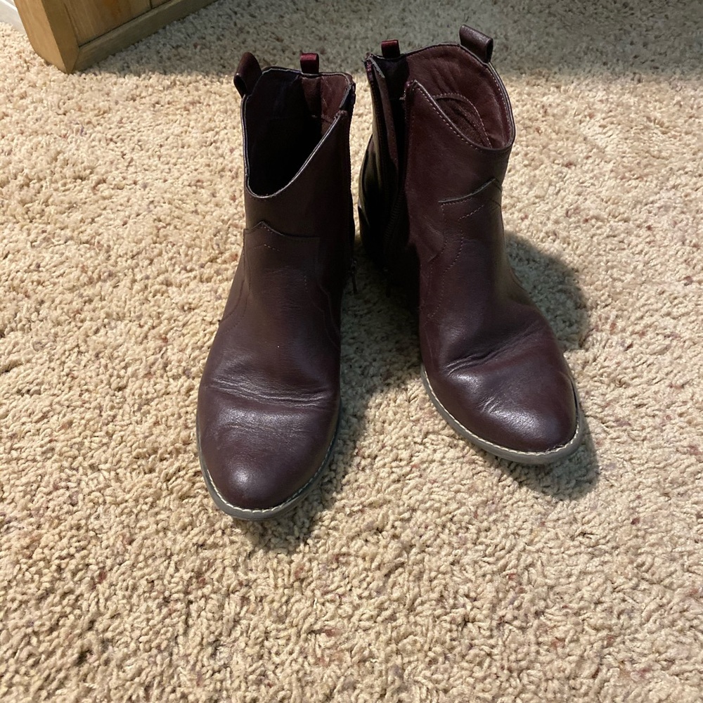 Girls size 3 boots